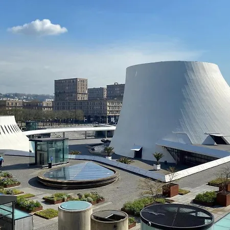 L'escale Et En Bord De