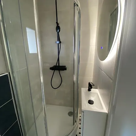 Couette-café L'escale Et En Bord De 4*