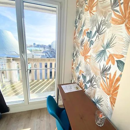 L'escale Et En Bord De Oda ve Kahvaltı Le Havre