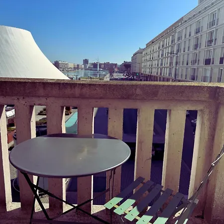 L'escale Et En Bord De 4*