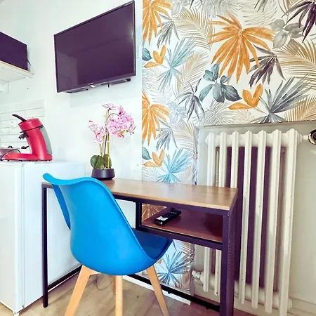 L'escale Et En Bord De Oda ve Kahvaltı Le Havre