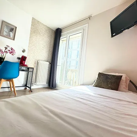 L'escale Et En Bord De