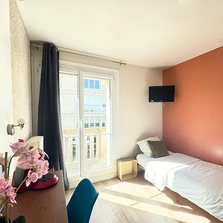 L'escale Et En Bord De