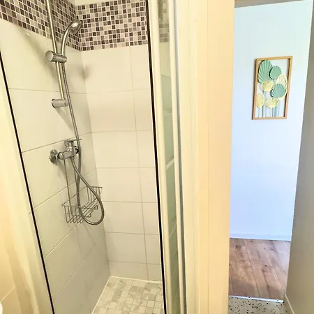 L'escale Et En Bord De Couette-café