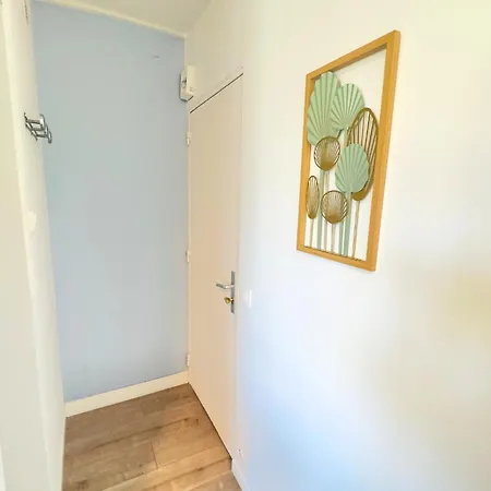 L'escale Et En Bord De 4*