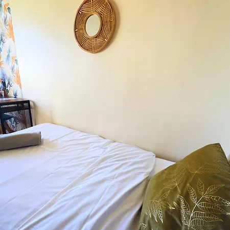 Bed and breakfast L'escale Et En Bord De 4*