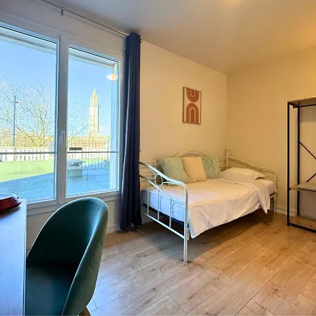 L'escale Et En Bord De 4*