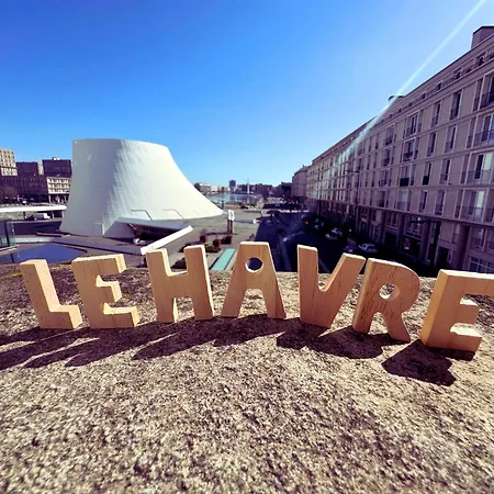 L'escale Et En Bord De