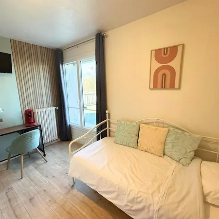 Bed & Breakfast L'escale Et En Bord De 4*