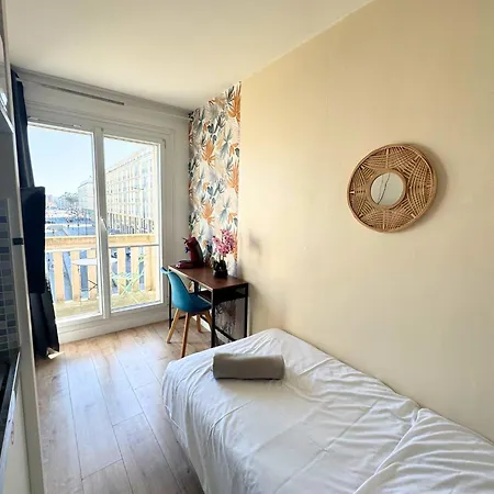 L'escale Et En Bord De 4*