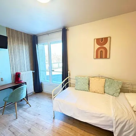 L'escale Et En Bord De