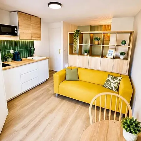 Bed & Breakfast L'escale Et En Bord De 4*
